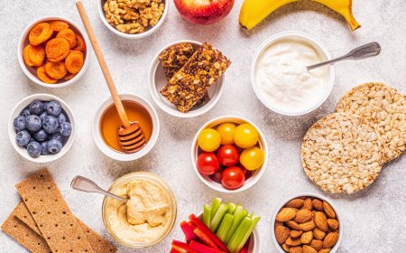 Egészséges snackek: Mit együnk, ha ránk tör az éhség?