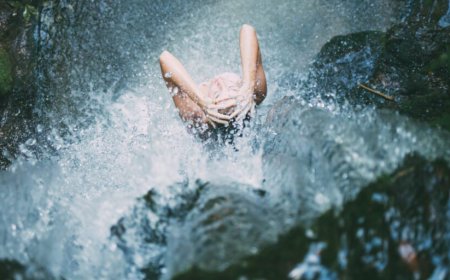 A hidegvizes zuhanyzás előnyei és egészségügyi hatásai